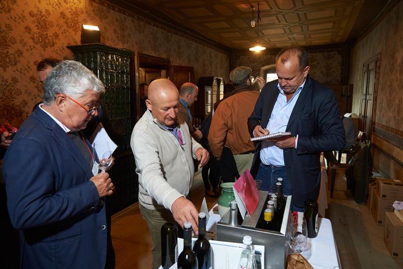 16Wine-tasting-Demeter-area